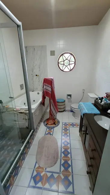 Foto 6 de Casa com 5 quartos para alugar, 350m2 em Bela Vista, Pindamonhangaba - SP