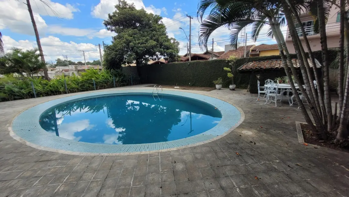 Foto 4 de Casa com 5 quartos para alugar, 350m2 em Bela Vista, Pindamonhangaba - SP