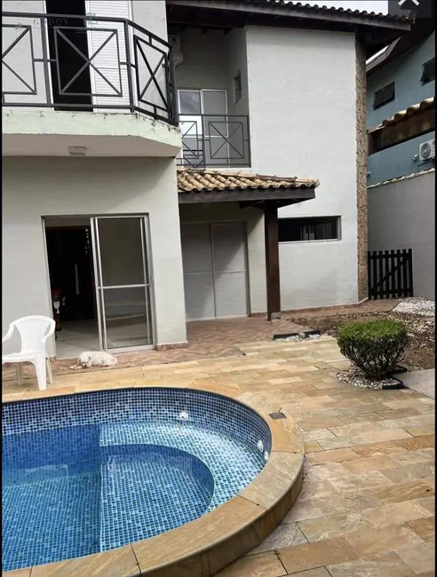 Foto 4 de Casa de Condomínio com 5 quartos à venda, 300m2 em Pindamonhangaba - SP