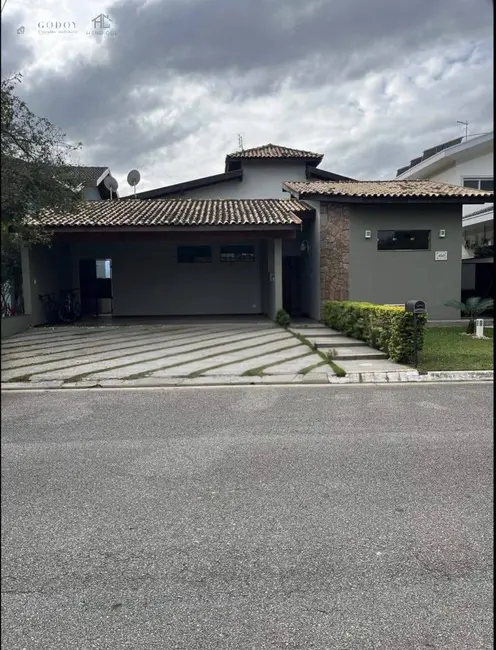 Foto 1 de Casa de Condomínio com 5 quartos à venda, 300m2 em Pindamonhangaba - SP