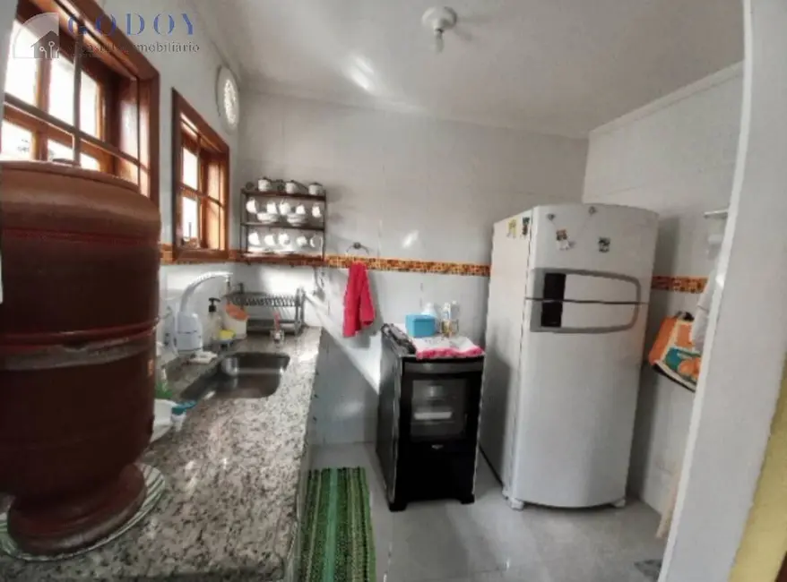 Foto 4 de Sobrado com 3 quartos à venda e para alugar, 165m2 em Jardim Rosely, Pindamonhangaba - SP