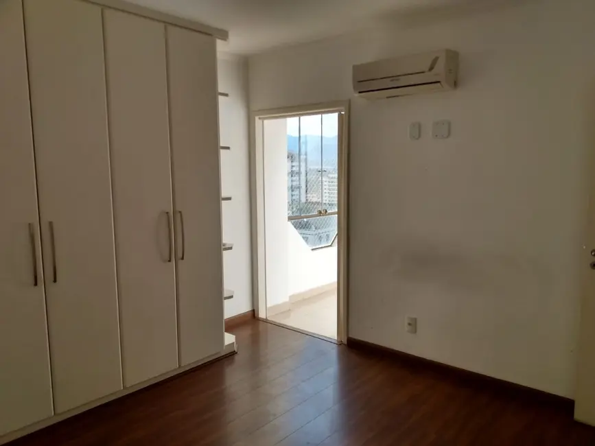 Foto 4 de Apartamento com 4 quartos à venda, 150m2 em Centro, Pindamonhangaba - SP