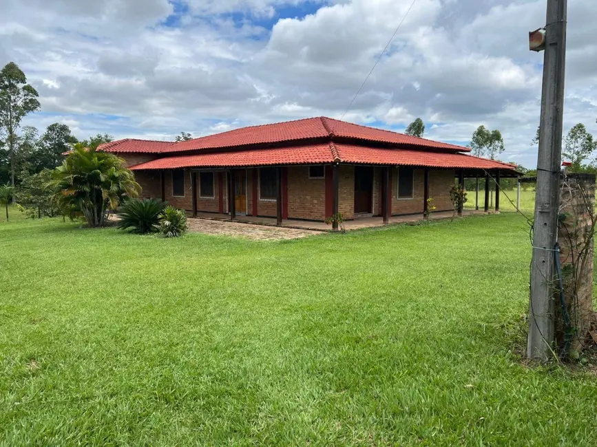 Foto 1 de Sítio / Rancho com 4 quartos à venda, 300m2 em Ribeirão Grande, Pindamonhangaba - SP