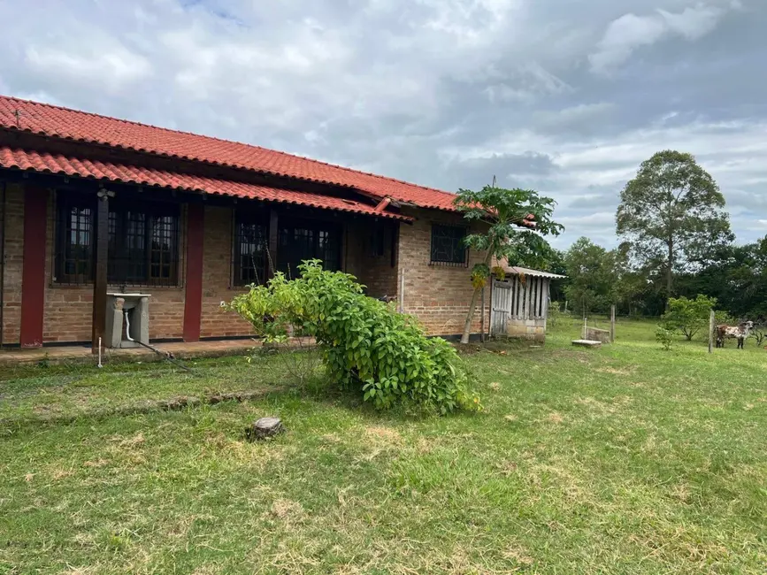 Foto 3 de Sítio / Rancho com 4 quartos à venda, 300m2 em Ribeirão Grande, Pindamonhangaba - SP