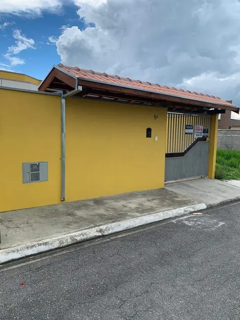 Foto 1 de Casa com 3 quartos à venda e para alugar, 70m2 em Pindamonhangaba - SP