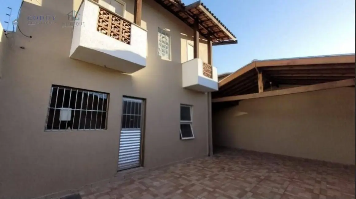 Foto 2 de Casa com 4 quartos à venda, 210m2 em Pindamonhangaba - SP