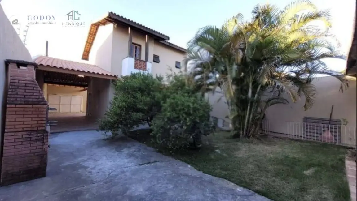 Foto 3 de Casa com 4 quartos à venda, 210m2 em Pindamonhangaba - SP