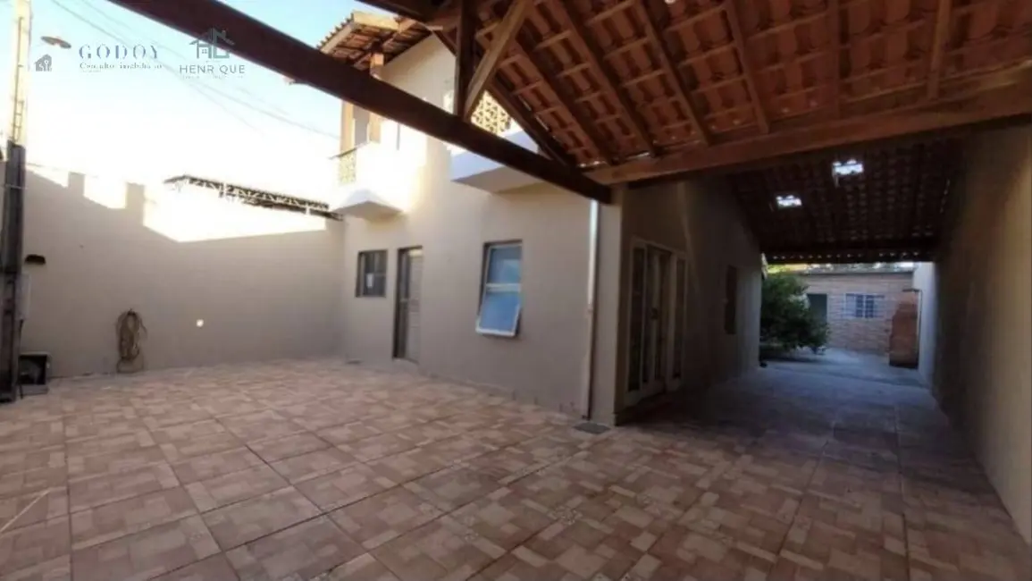 Foto 1 de Casa com 4 quartos à venda, 210m2 em Pindamonhangaba - SP