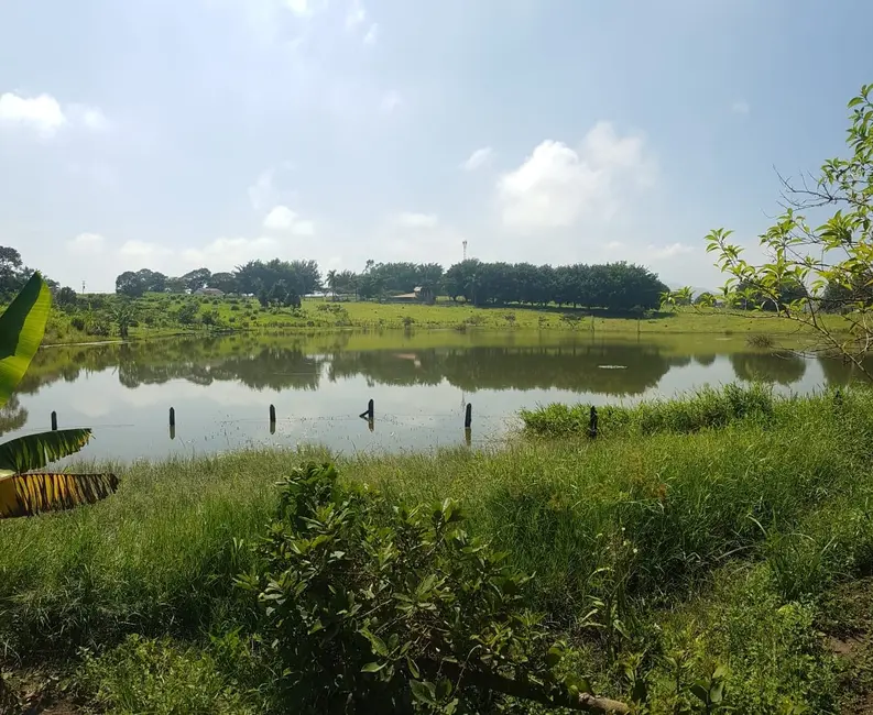 Foto 1 de Chácara com 3 quartos à venda e para alugar, 250m2 em Goiabal, Pindamonhangaba - SP