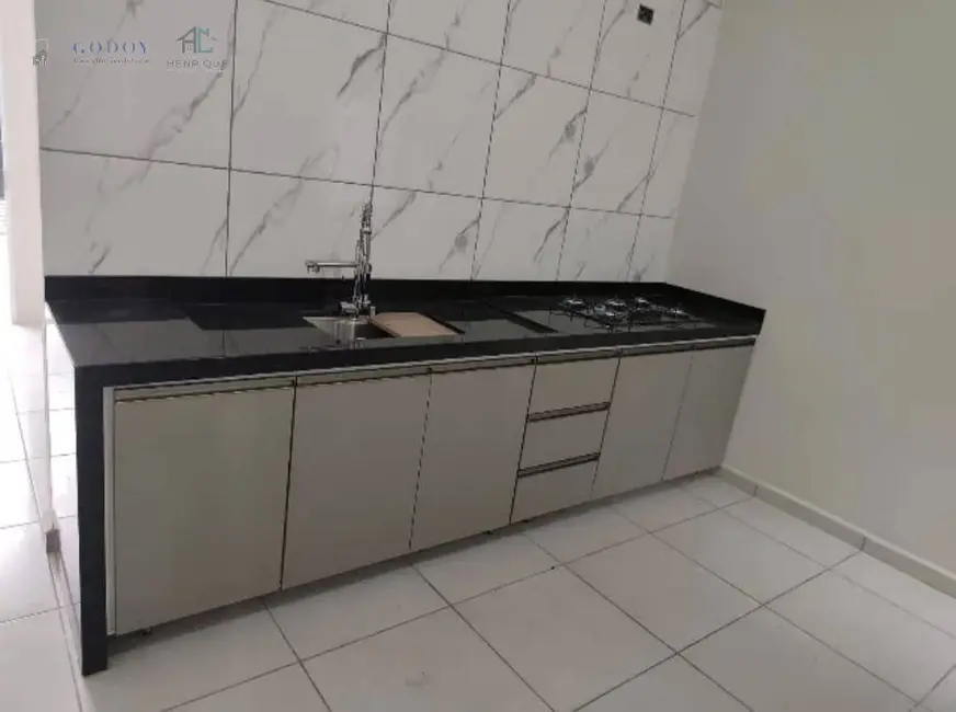 Foto 2 de Casa com 2 quartos à venda, 77m2 em Conjunto Habitacional Terra dos Ipês II (Fase II), Pindamonhangaba - SP