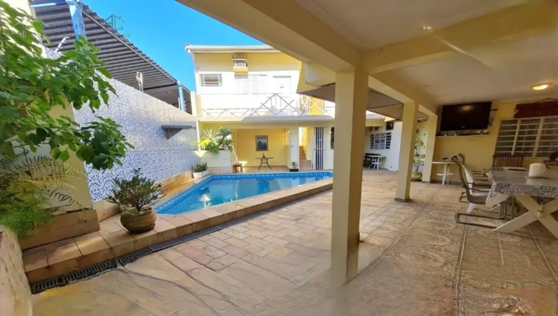 Foto 1 de Sobrado com 4 quartos à venda, 214m2 em Parque das Nações, Pindamonhangaba - SP