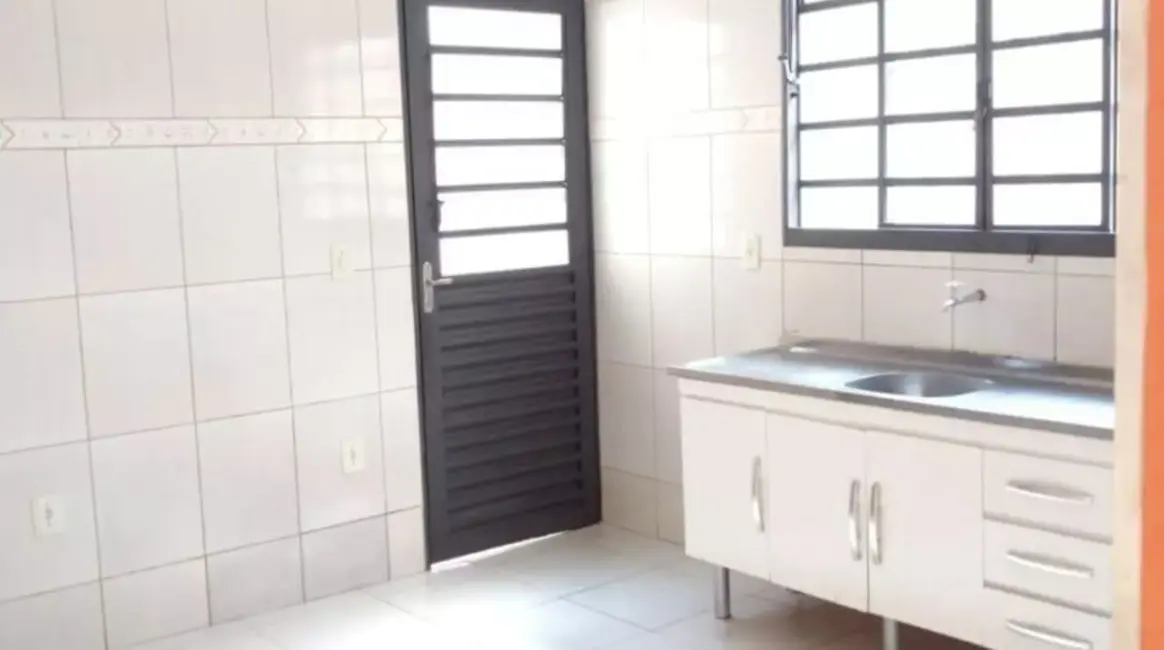 Foto 2 de Casa com 2 quartos à venda, 67m2 em Residencial Jardim Aurora, Pindamonhangaba - SP