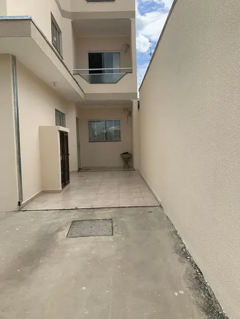 Foto 2 de Apartamento com 2 quartos para alugar, 64m2 em Alto do Cardoso, Pindamonhangaba - SP