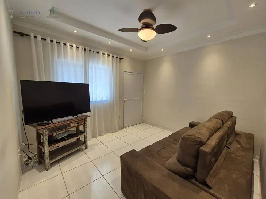 Foto 2 de Casa com 2 quartos à venda, 75m2 em Residencial Mombaça I, Pindamonhangaba - SP