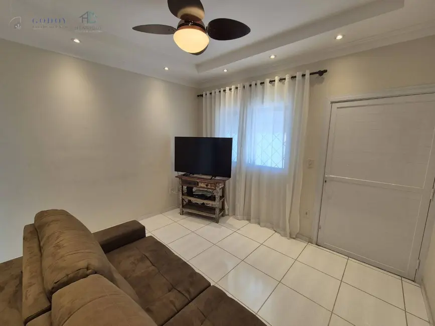 Foto 3 de Casa com 2 quartos à venda, 75m2 em Residencial Mombaça I, Pindamonhangaba - SP