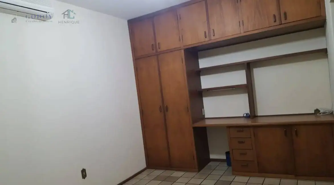 Casa com 3 quartos à venda, 419m2 em Jardim Residencial Doutor Lessa, Pindamonhangaba - SP - imagem 9 Foto 9 de Casa com 3 quartos à venda, 419m2 em Jardim Residencial Doutor Lessa, Pindamonhangaba - SP