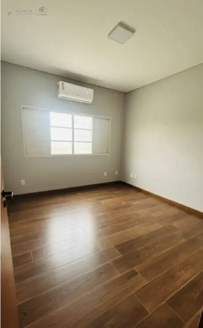 Foto 7 de Casa com 2 quartos à venda e para alugar em Tabaú, Pindamonhangaba - SP