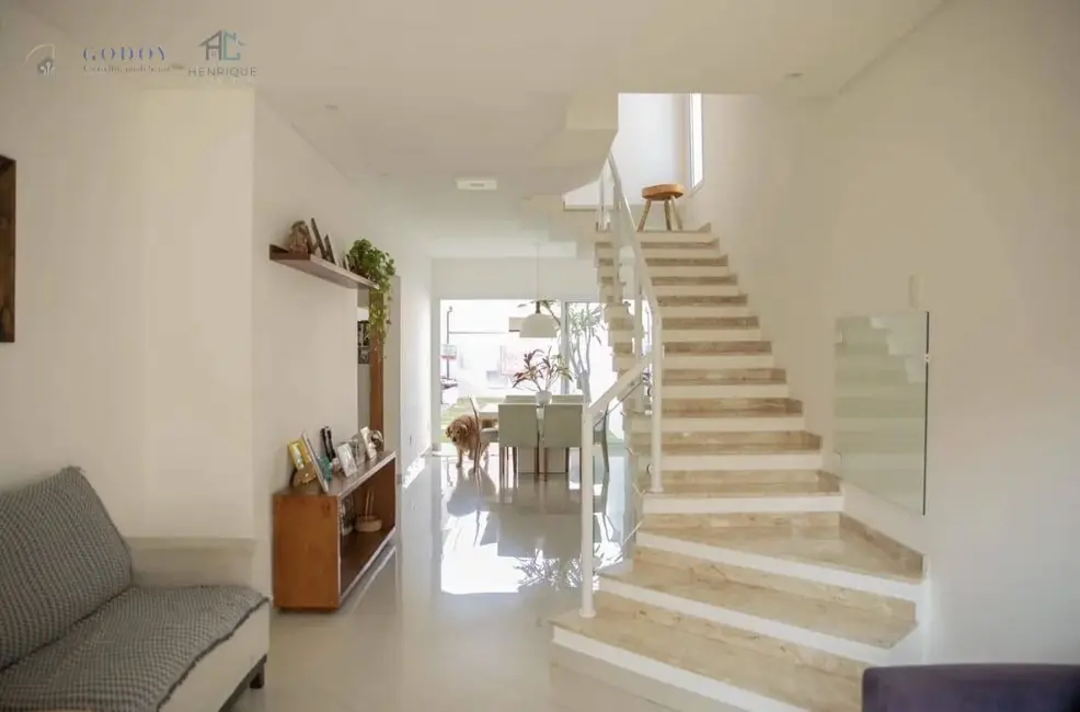 Foto 3 de Sobrado com 3 quartos à venda, 247m2 em Condomínio Village do Sol, Pindamonhangaba - SP