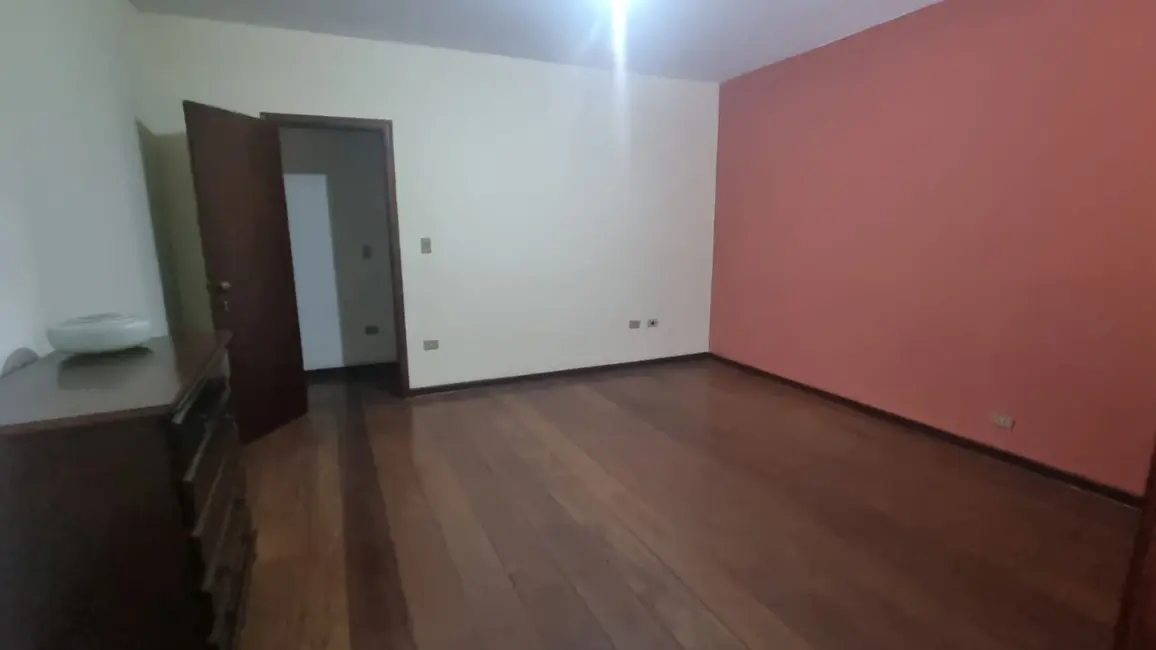 Foto 9 de Sobrado com 4 quartos à venda, 223m2 em Pindamonhangaba - SP