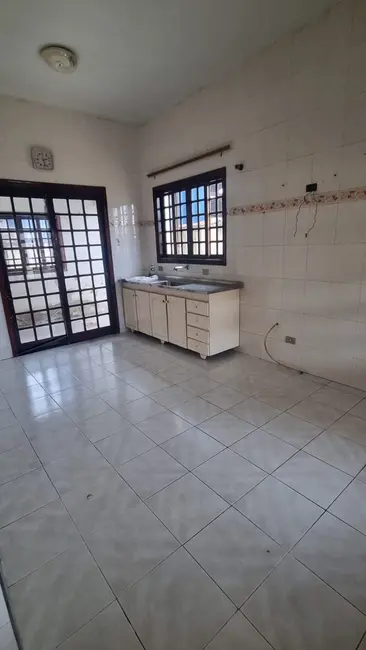 Foto 1 de Sobrado com 4 quartos à venda, 223m2 em Pindamonhangaba - SP