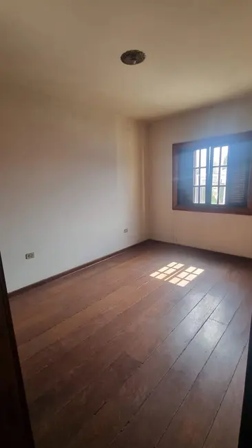 Foto 5 de Sobrado com 4 quartos à venda, 223m2 em Pindamonhangaba - SP