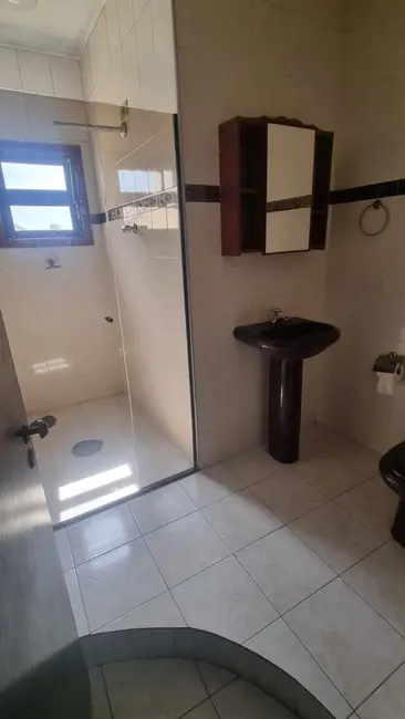 Foto 7 de Sobrado com 4 quartos à venda, 223m2 em Pindamonhangaba - SP