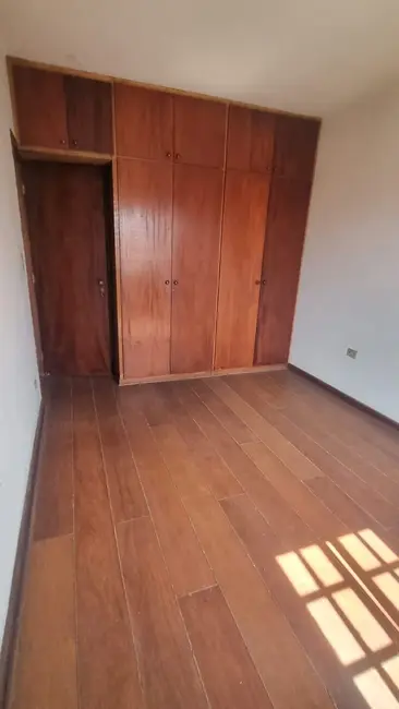 Foto 4 de Sobrado com 4 quartos à venda, 223m2 em Pindamonhangaba - SP