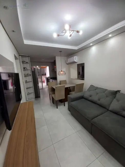 Foto 2 de Casa com 2 quartos à venda, 140m2 em Loteamento Industrial Água Preta, Pindamonhangaba - SP