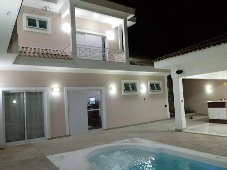 Foto 4 de Casa de Condomínio com 3 quartos à venda, 350m2 em Piracangaguá, Taubate - SP