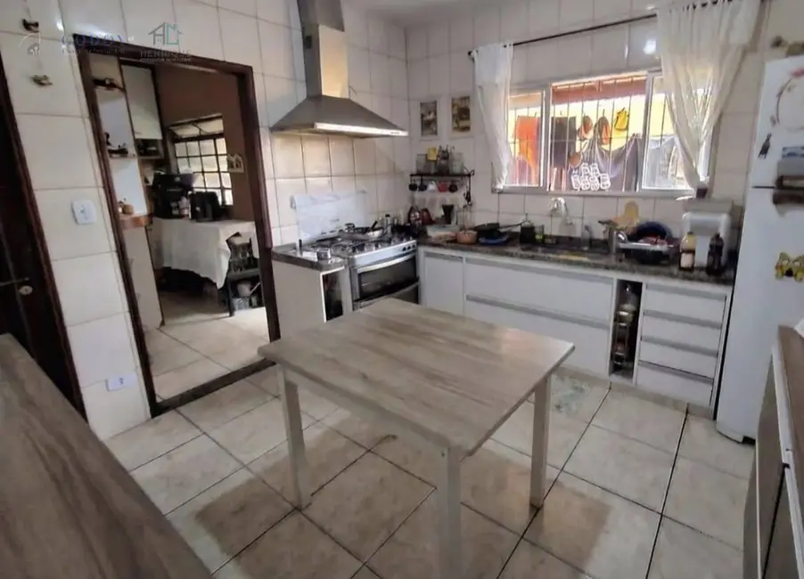 Foto 3 de Sobrado com 4 quartos à venda, 300m2 em Vila São Judas Tadeu, Pindamonhangaba - SP