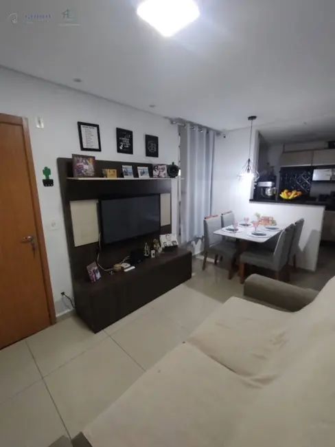 Foto 4 de Apartamento com 2 quartos à venda e para alugar, 53m2 em Crispim, Pindamonhangaba - SP