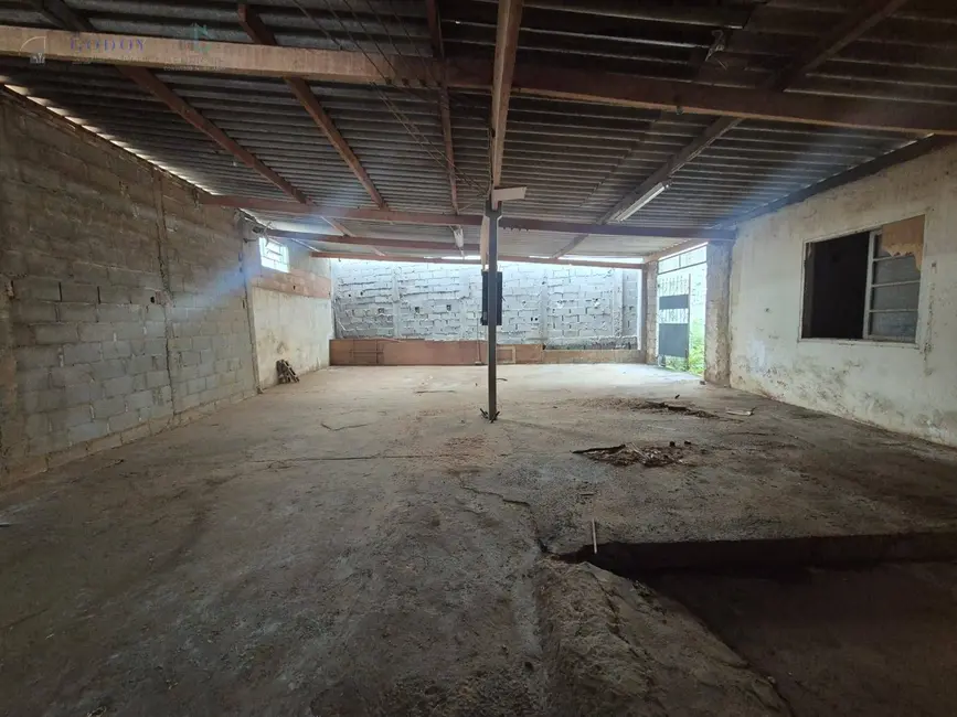Foto 3 de Sala Comercial para alugar, 300m2 em Maria Áurea, Pindamonhangaba - SP