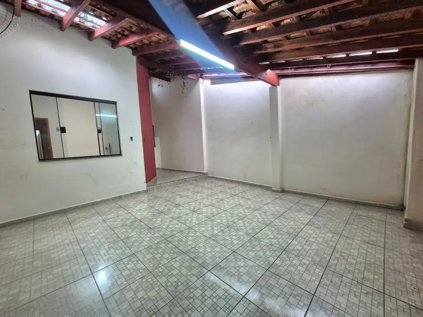 Foto 2 de Casa com 2 quartos à venda, 115m2 em Residencial Mombaça I, Pindamonhangaba - SP