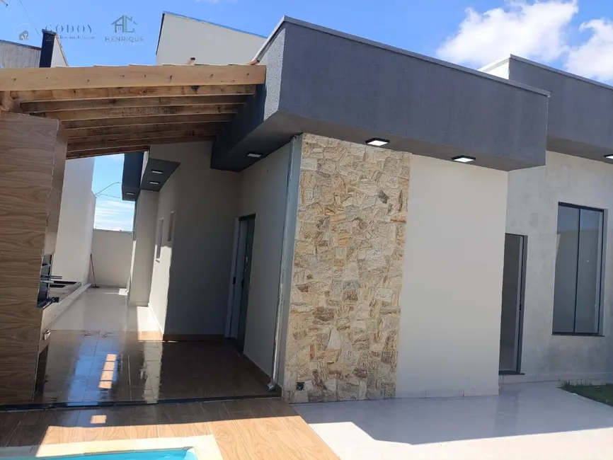 Foto 1 de Casa com 3 quartos à venda, 98m2 em Pindamonhangaba - SP