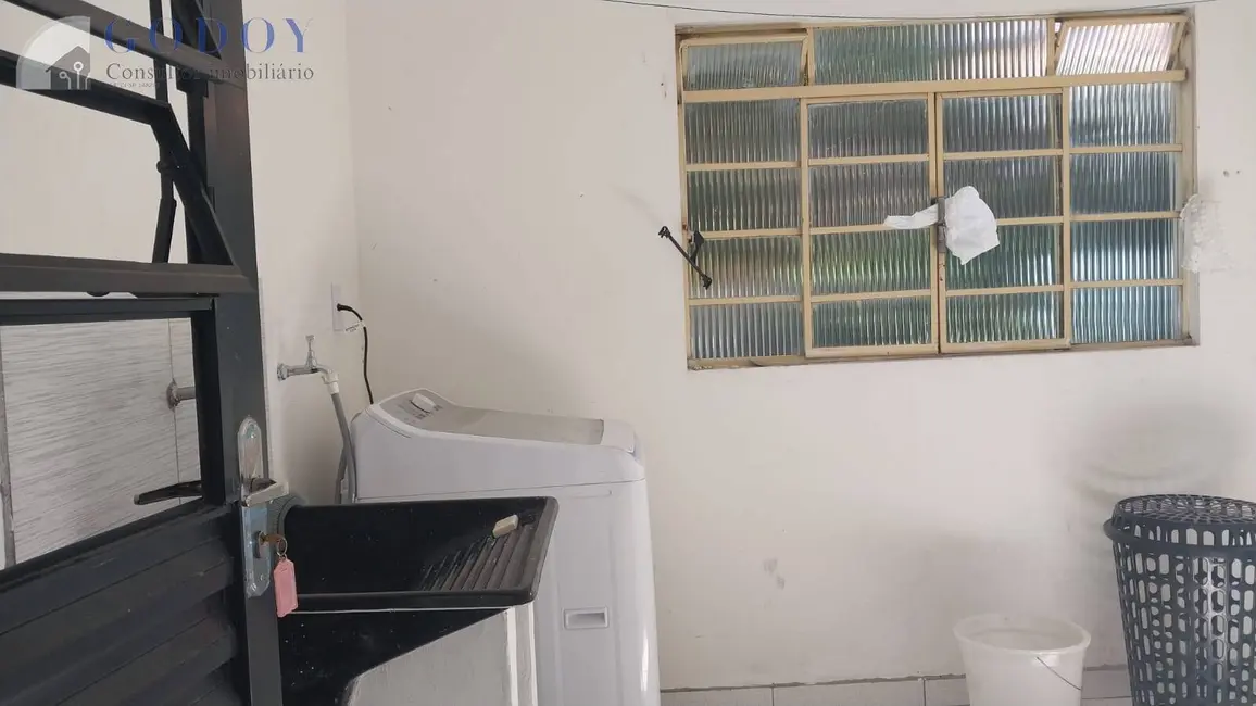 Foto 2 de Casa com 3 quartos à venda, 250m2 em Crispim, Pindamonhangaba - SP