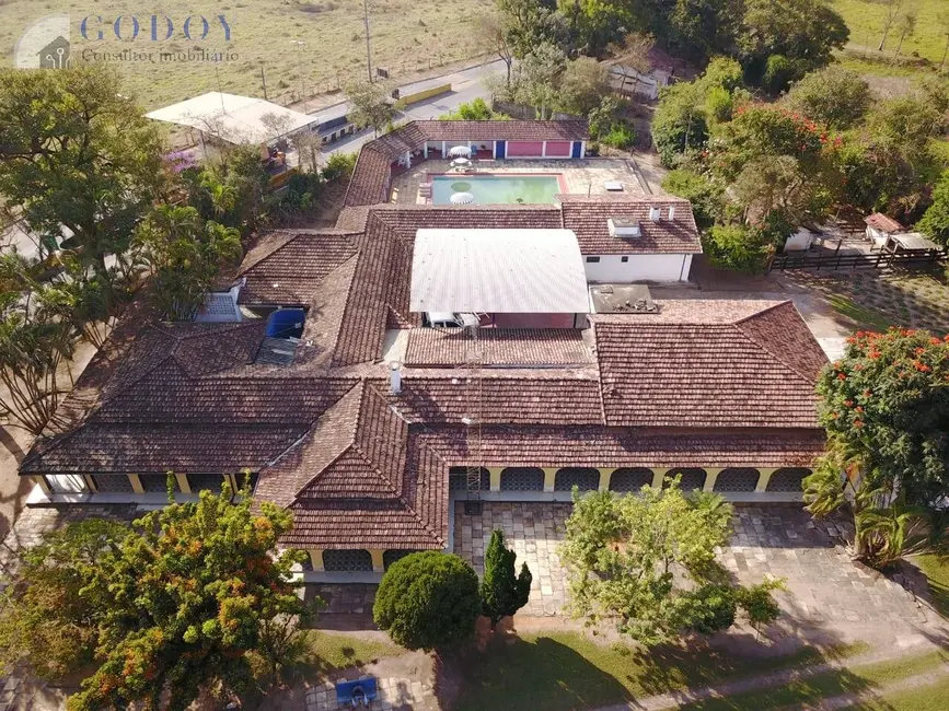 Foto 3 de Sítio / Rancho com 5 quartos para alugar, 2500m2 em Feital, Pindamonhangaba - SP