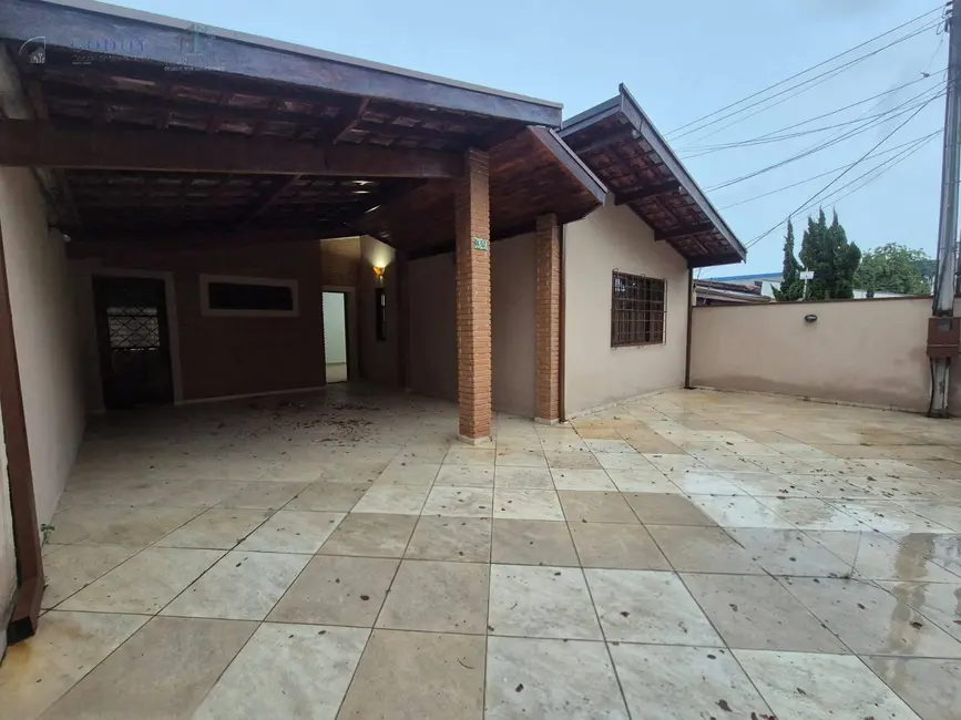 Foto 1 de Casa com 5 quartos à venda, 210m2 em São Benedito, Pindamonhangaba - SP