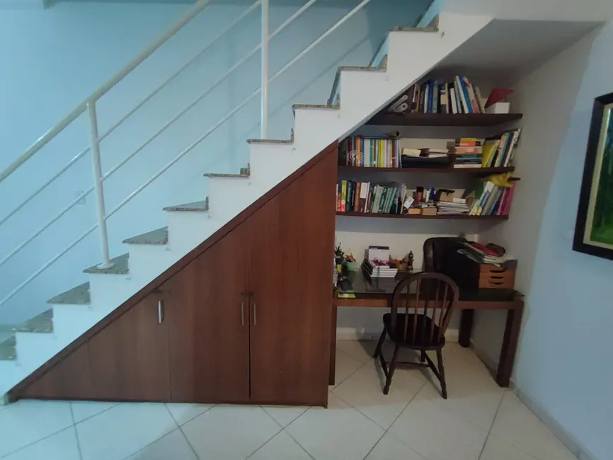 Foto 3 de Sobrado com 3 quartos à venda, 114m2 em Residencial Jardim Aurora, Pindamonhangaba - SP