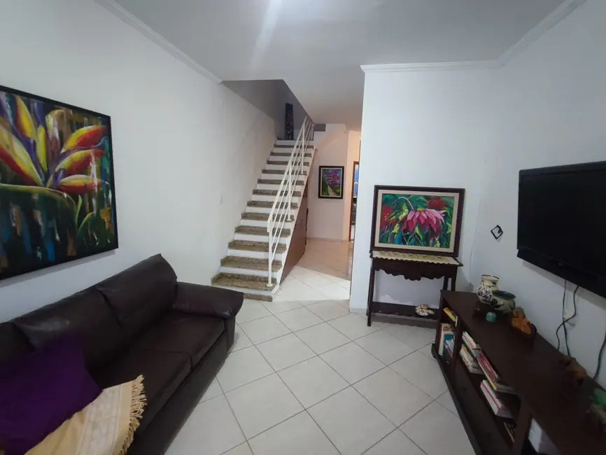 Foto 2 de Sobrado com 3 quartos à venda, 114m2 em Residencial Jardim Aurora, Pindamonhangaba - SP