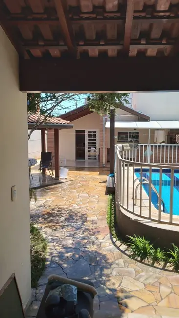 Foto 1 de Casa com 2 quartos à venda, 215m2 em Loteamento Residencial Andrade, Pindamonhangaba - SP