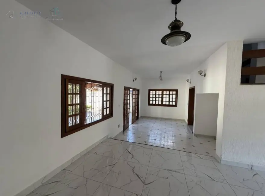 Foto 5 de Casa com 4 quartos para alugar, 340m2 em Tabaú, Pindamonhangaba - SP