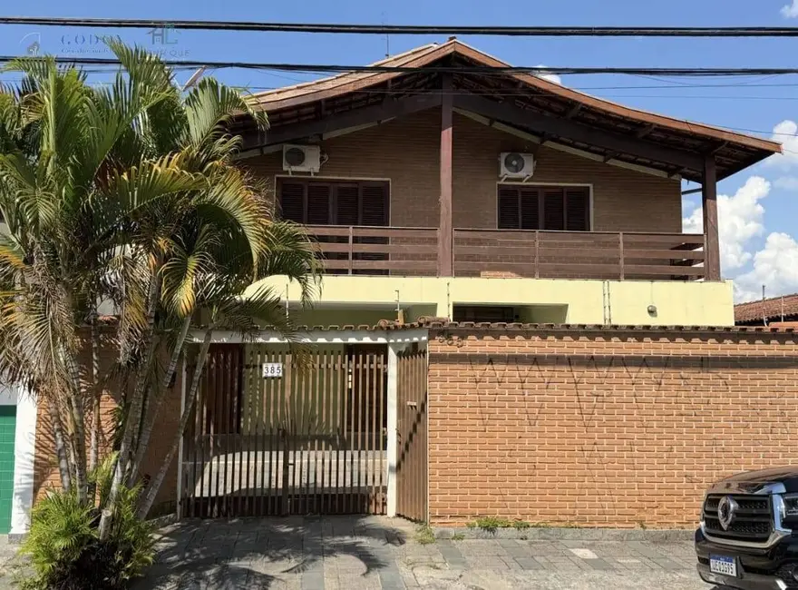 Foto 1 de Casa com 4 quartos para alugar, 340m2 em Tabaú, Pindamonhangaba - SP