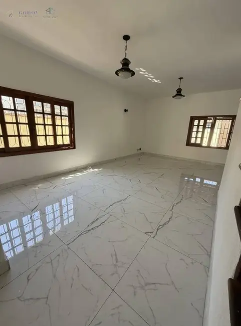 Foto 8 de Casa com 4 quartos para alugar, 340m2 em Tabaú, Pindamonhangaba - SP