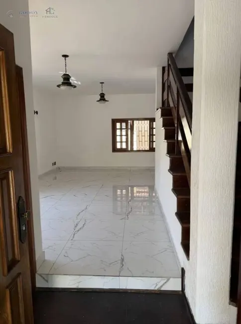 Foto 7 de Casa com 4 quartos para alugar, 340m2 em Tabaú, Pindamonhangaba - SP