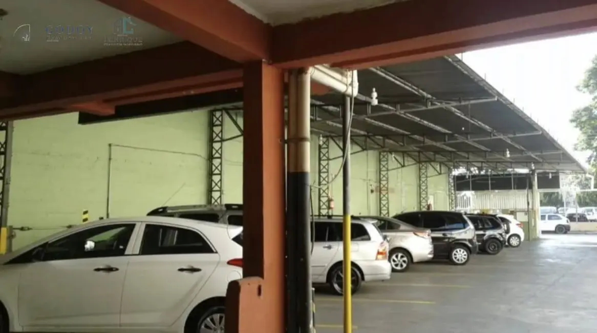 Foto 4 de Sala Comercial à venda, 300m2 em Pindamonhangaba - SP