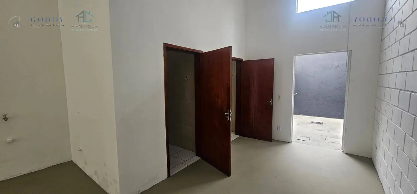 Foto 4 de Sala Comercial para alugar, 100m2 em Residencial Mombaça I, Pindamonhangaba - SP