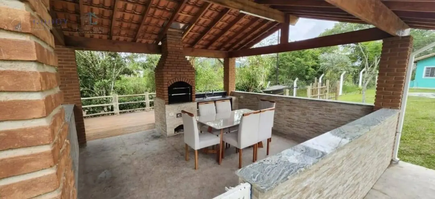 Chácara com 6 quartos à venda, 430m2 em Piracuama, Pindamonhangaba - SP - imagem 4 Foto 4 de Chácara com 6 quartos à venda, 430m2 em Piracuama, Pindamonhangaba - SP