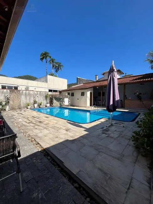 Foto 2 de Casa de Condomínio com 3 quartos à venda, 180m2 em Ubatuba - SP