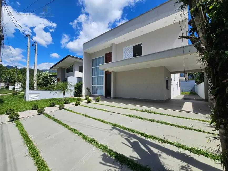 Casa de Condomínio com 4 quartos à venda, 236m2 em Ubatuba - SP - imagem 3 Foto 3 de Casa de Condomínio com 4 quartos à venda, 236m2 em Ubatuba - SP