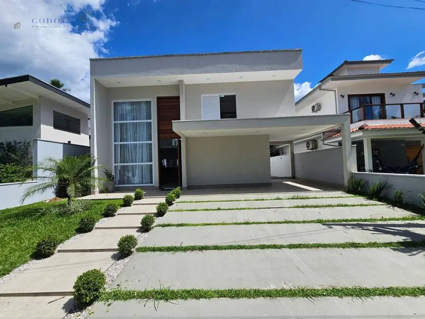 Foto 2 de Casa de Condomínio com 4 quartos à venda, 236m2 em Ubatuba - SP
